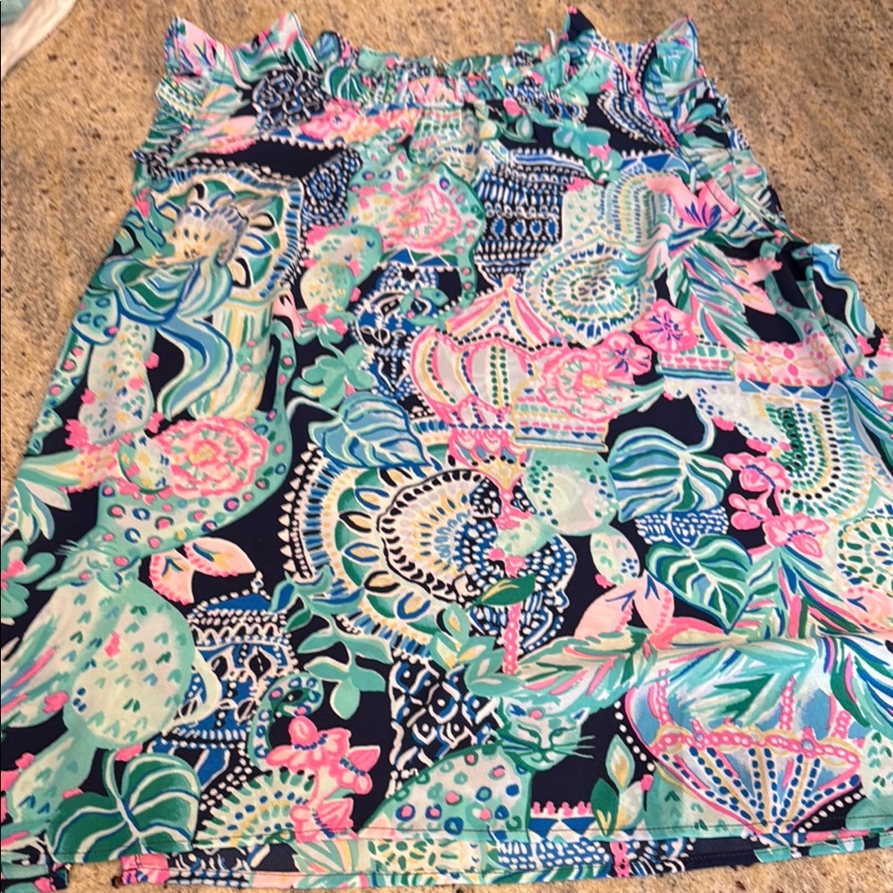 Lilly Pulitzer sleeveless top, size large, ruffle sleeve detail.